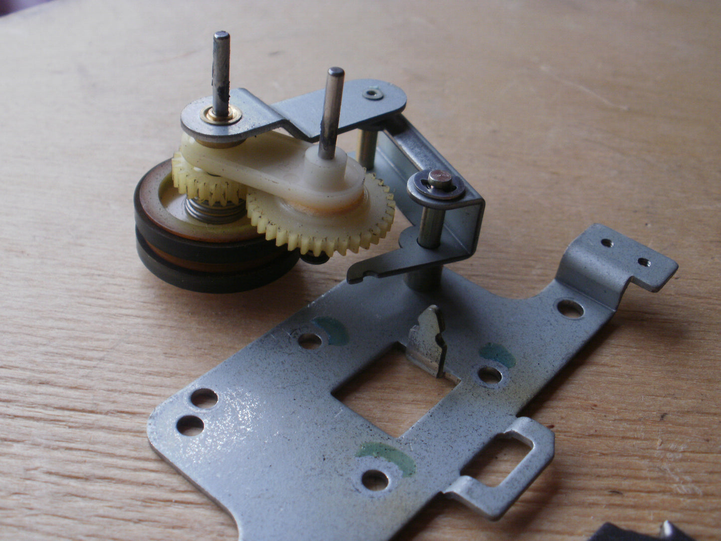 Tascam 133 idler assembly